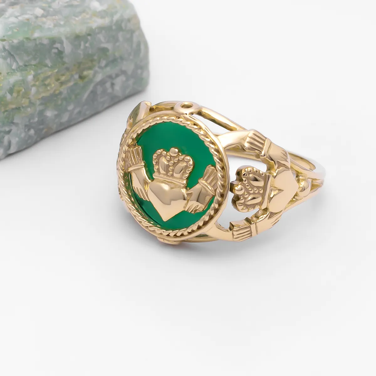 Gents 10K Gold Green Agate Claddagh Ring