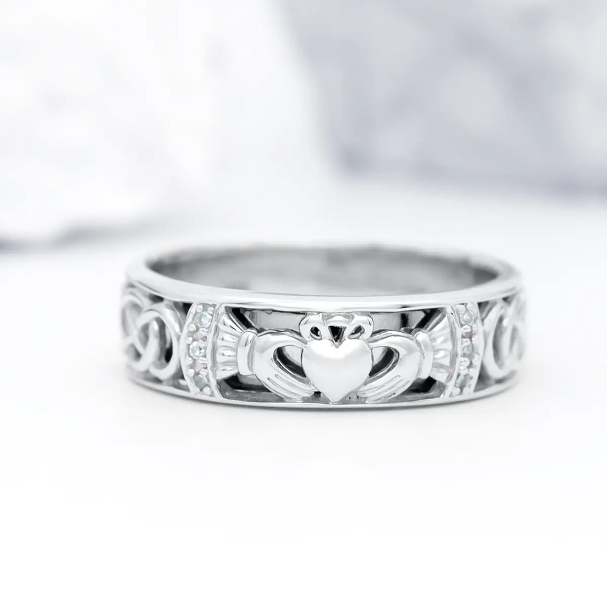 Claddagh Wedding Ring Gents With Celtic Knotwork 3webp...