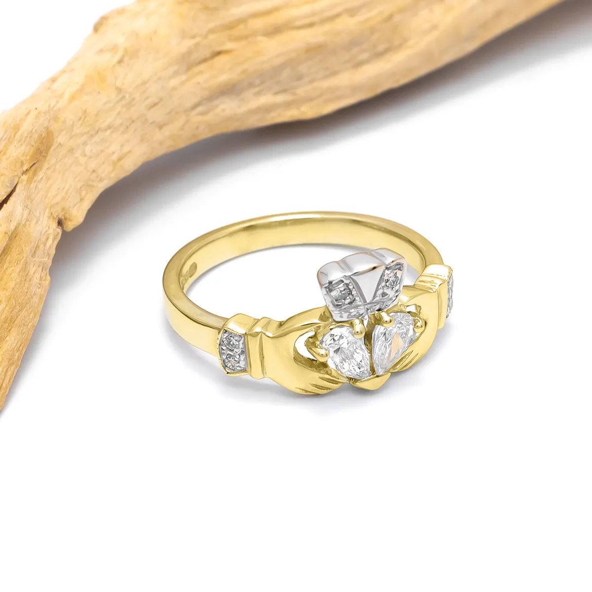 Yellow Gold Diamond Claddagh Ring 8...