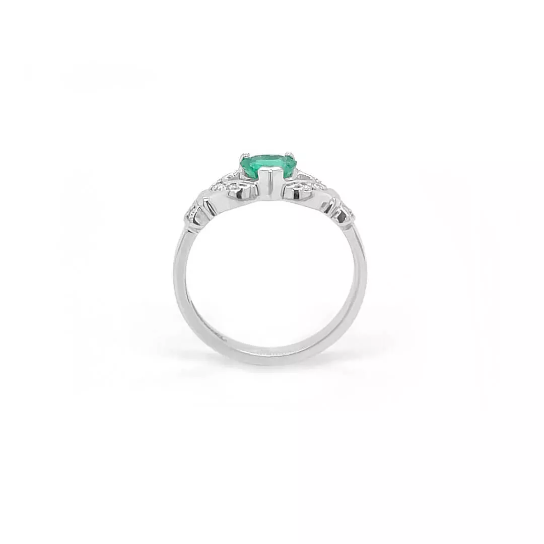 Emerald And White Gold Claddagh Ring 3 3