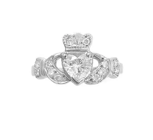 niemand Teken een foto Druppelen Irish Claddagh Diamond Engagement Ring