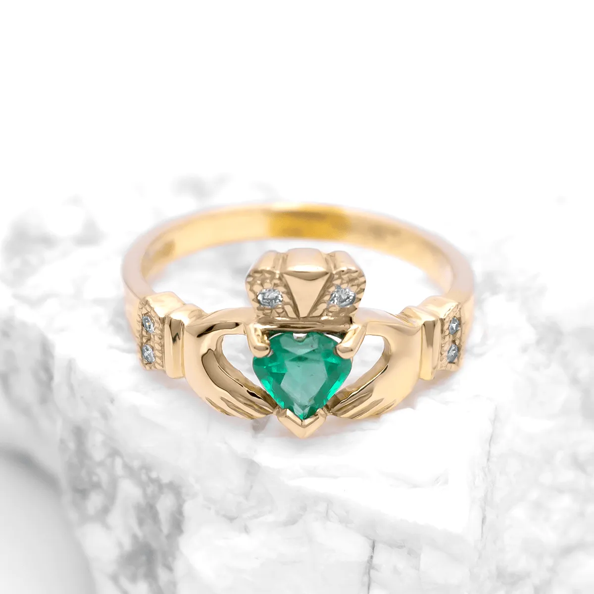 1 A Yellow Gold Emerald Claddagh Ring Diamond 3...