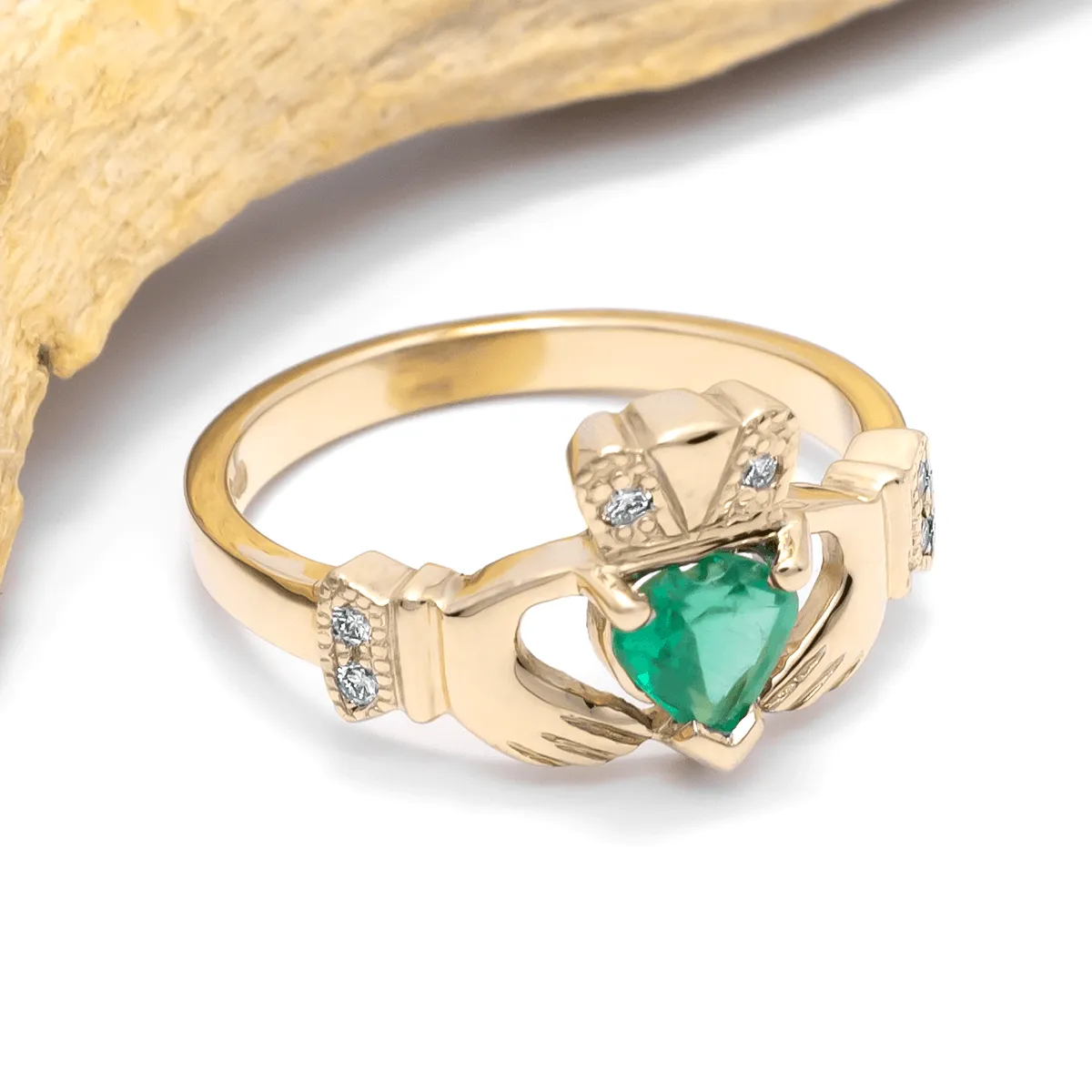 Yellow Gold Emerald Claddagh Ring Diamond 5...
