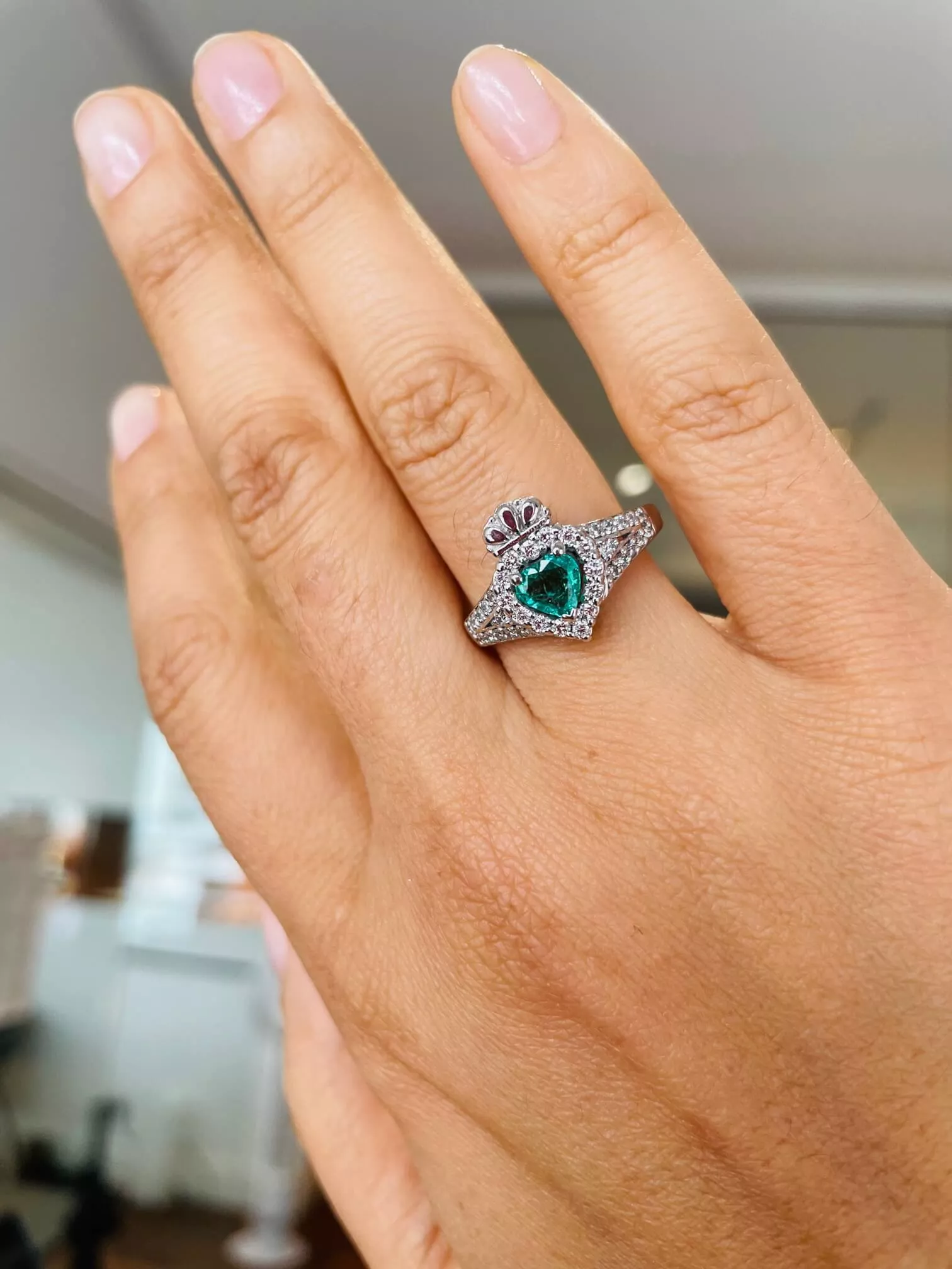 White Gold Claddagh Ring With Emerald And Diamonds 3 3