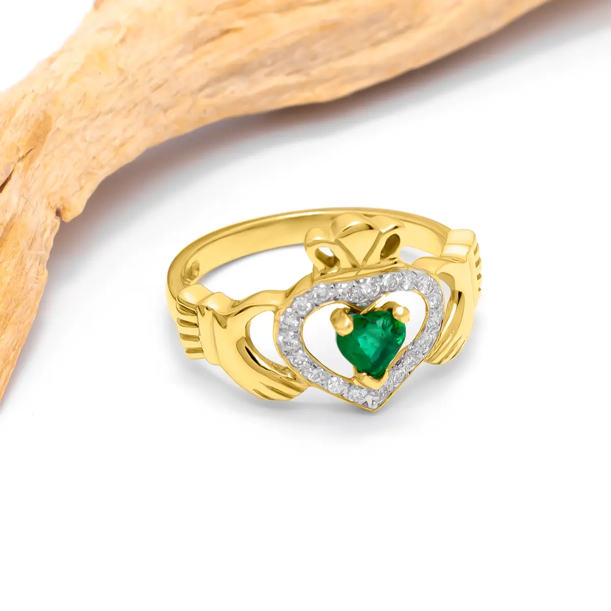 Gold Emerald Diamond Ladies Claddagh Ring 8...