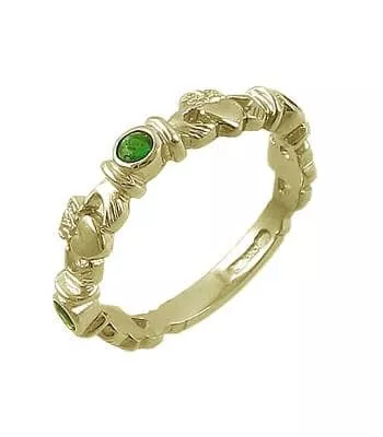 Round 0.35cts Emerald Claddagh Ring In Gold 