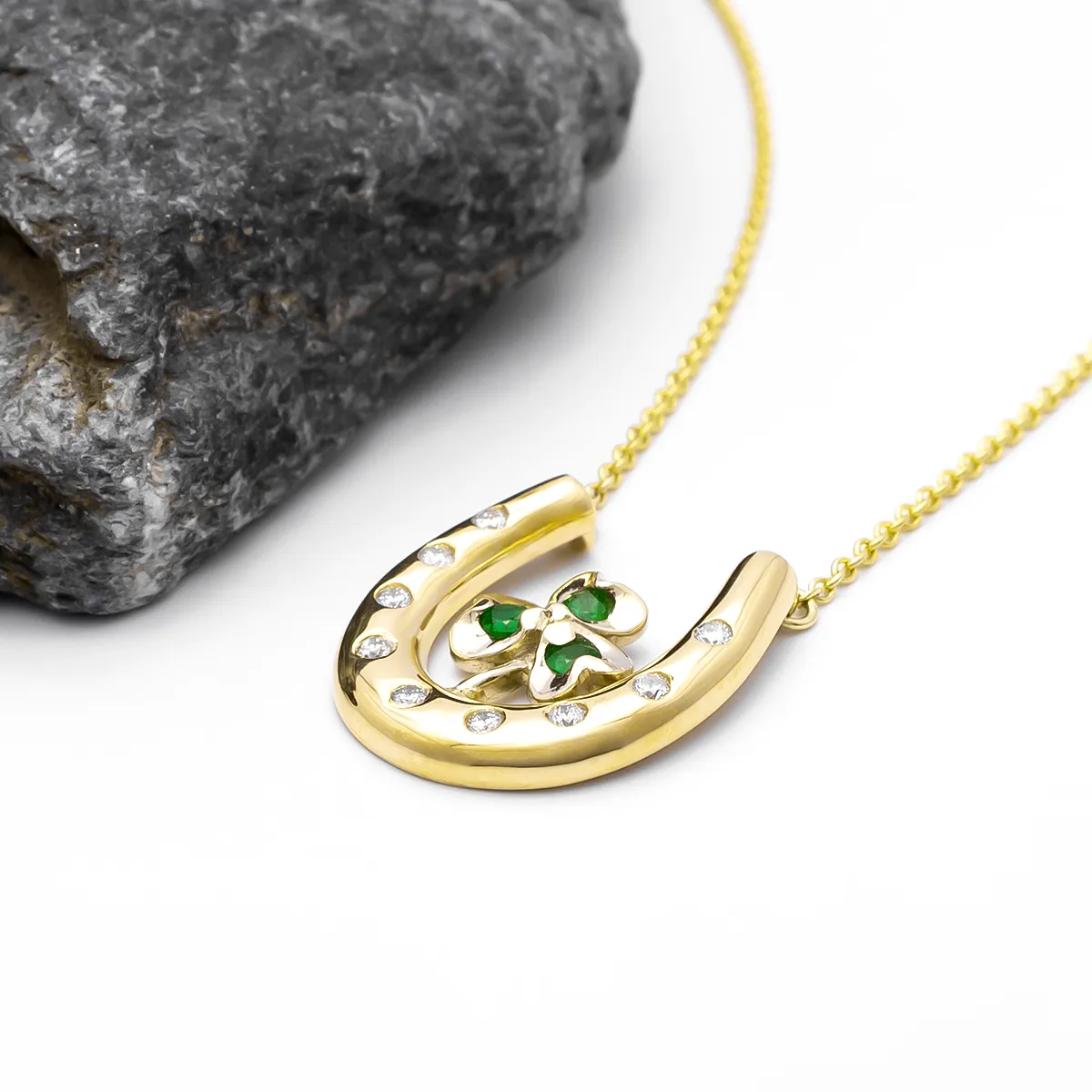 IJCP00015 Yellow Gold Emerald Horseshoe Pendant 3...