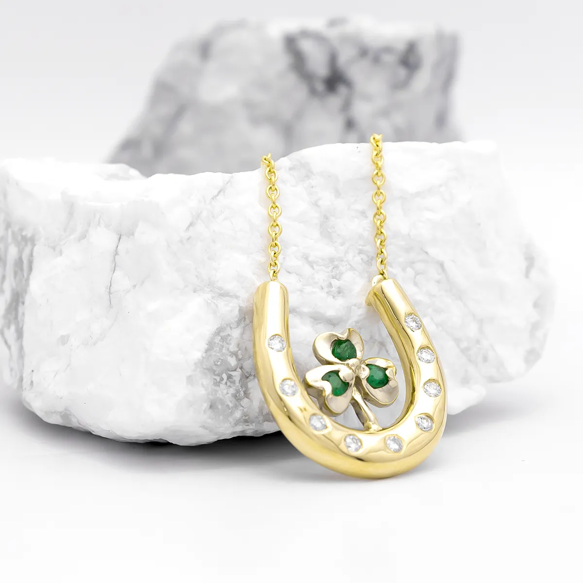 IJCP00015 Yellow Gold Emerald Horseshoe Pendant 6...