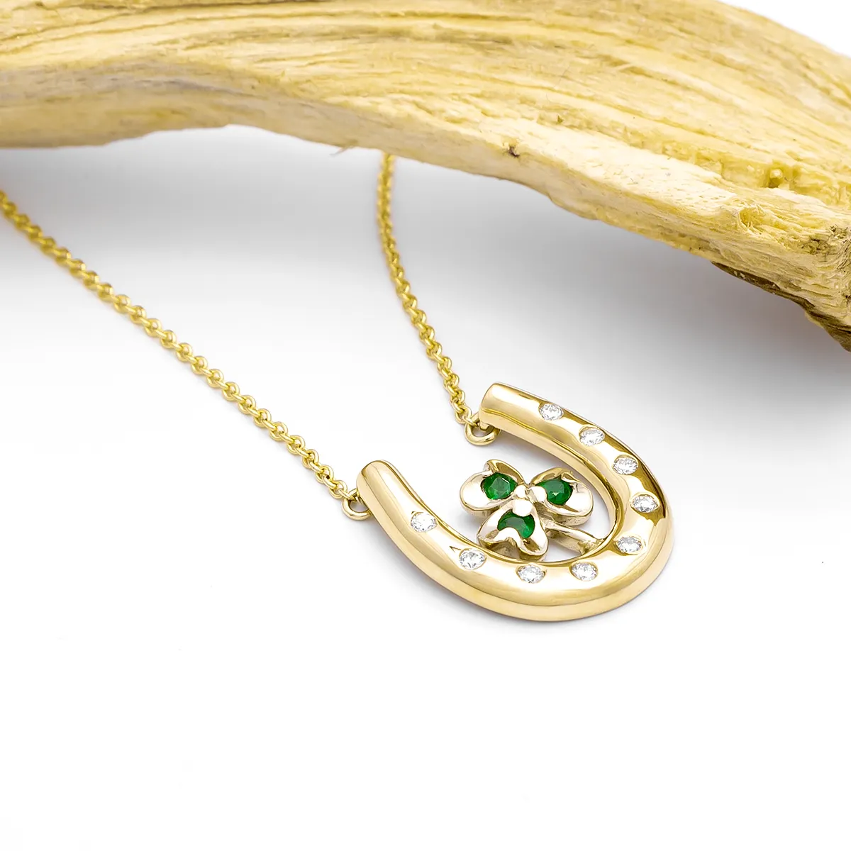 IJCP00015 Yellow Gold Emerald Horseshoe Pendant 7...