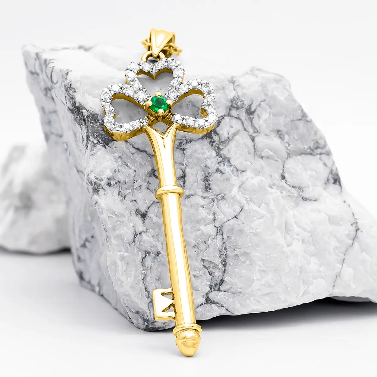 Gold Shamrock Key Pendant With Emerald And Diamonds 8...