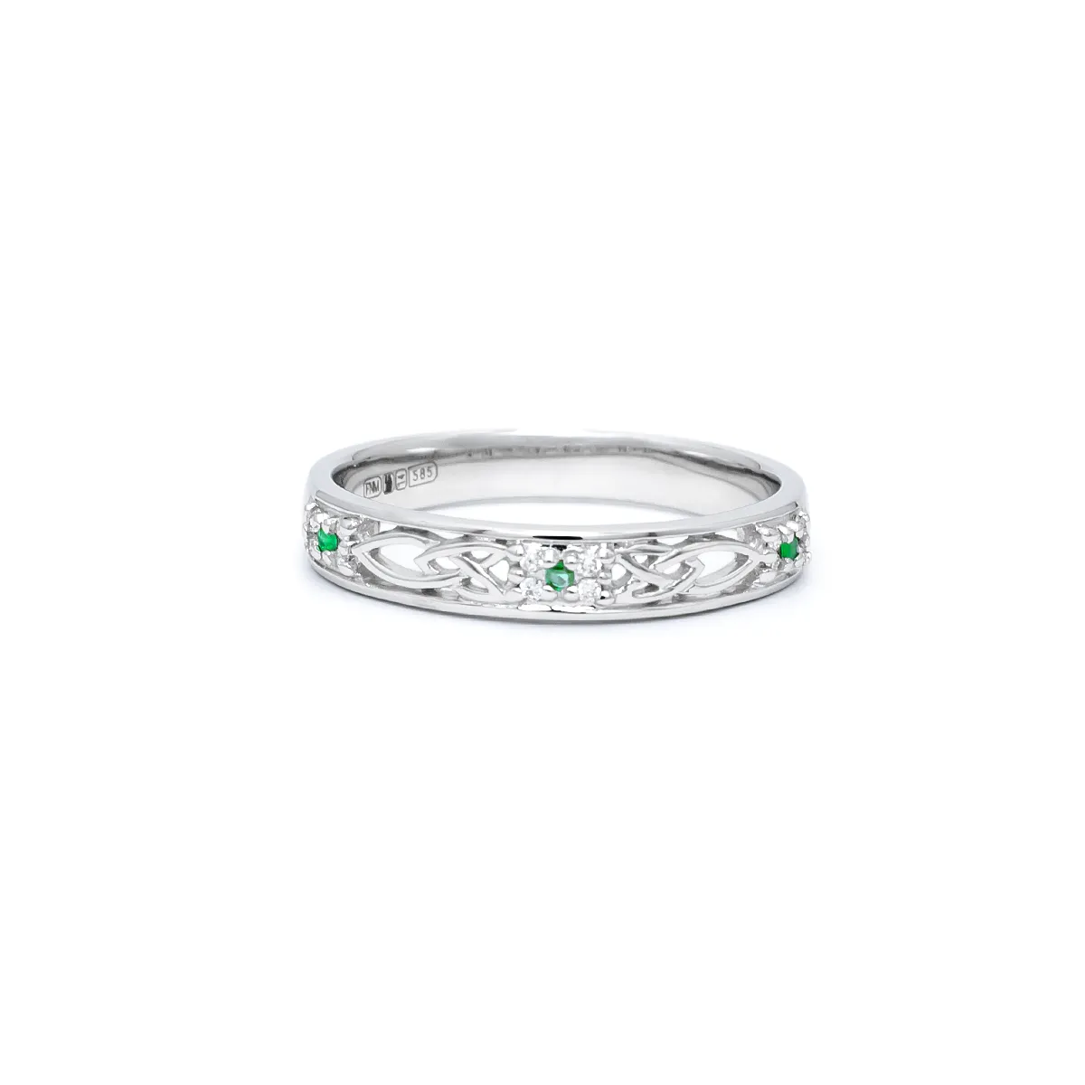 IJC00012 Celtic Ring With Emerald 01...