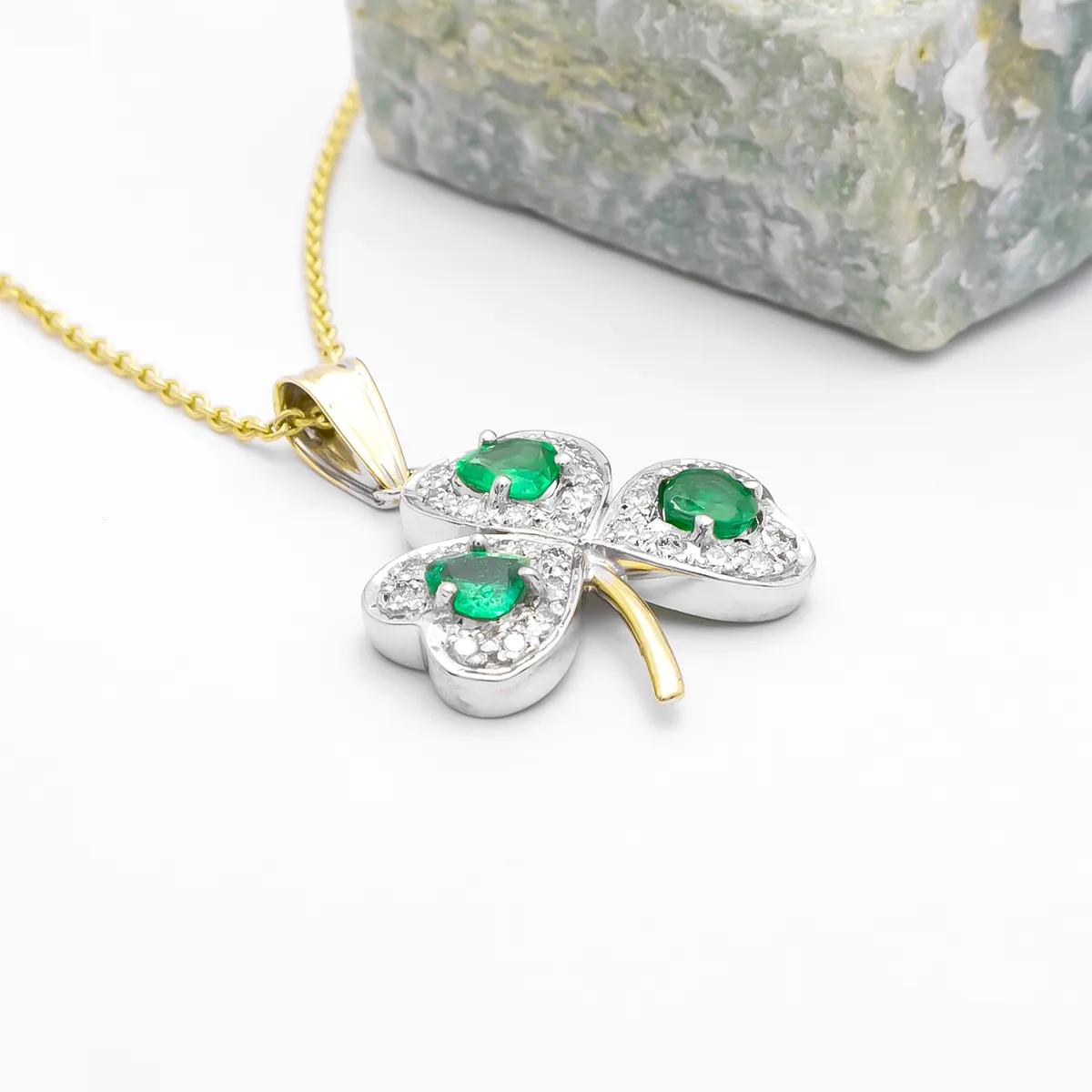 IJCP0026 Yellow Gold Shamrock Pendant With Emerald 5