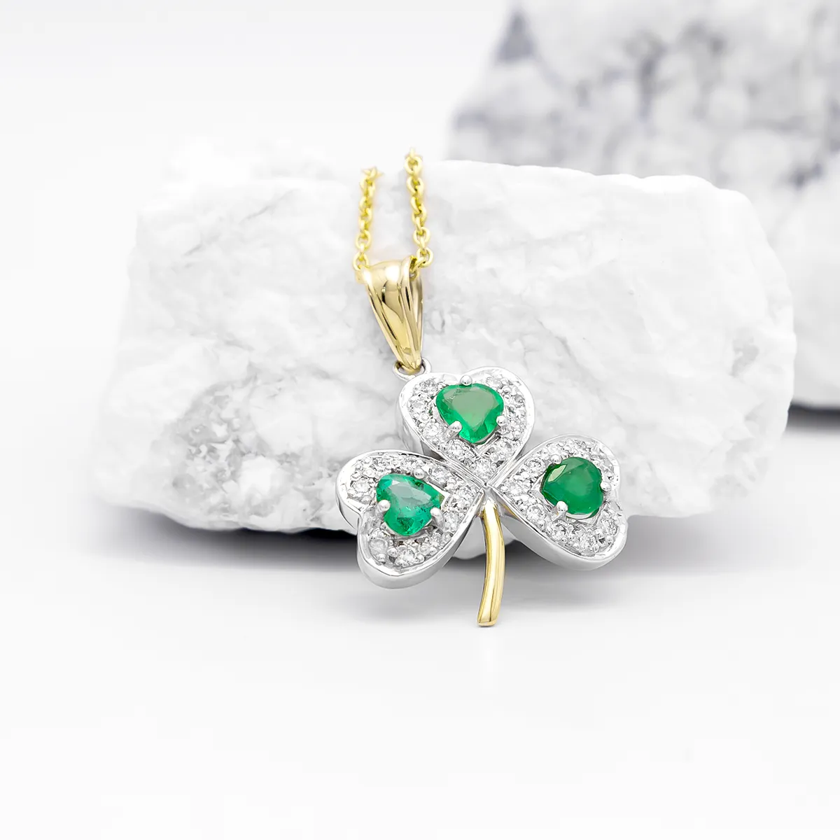 Gold Heartshape Emerald Brilliant Cut Diamond Shamrock Pendant