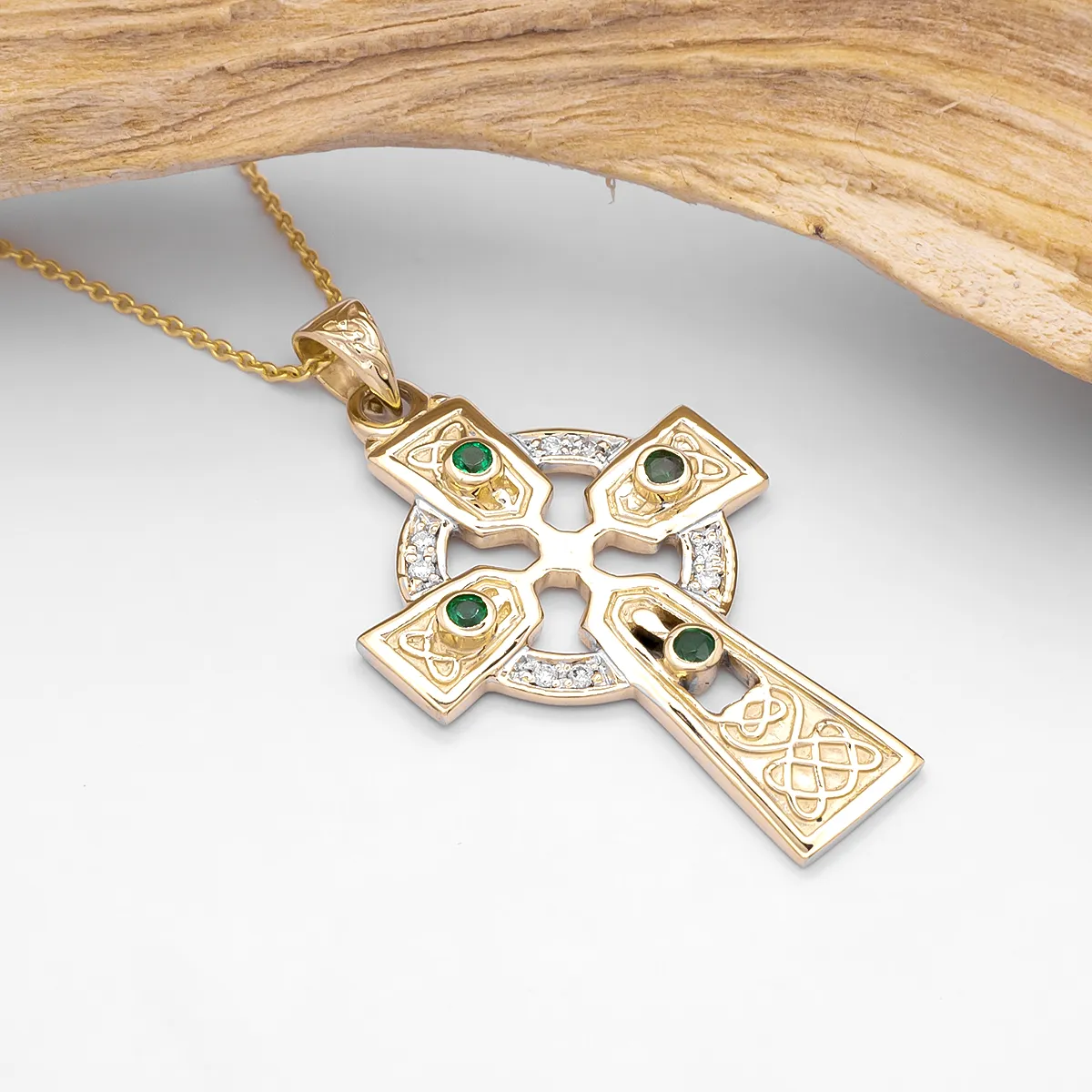 Yellow Gold Celtic Cross Pendant Emerald 3