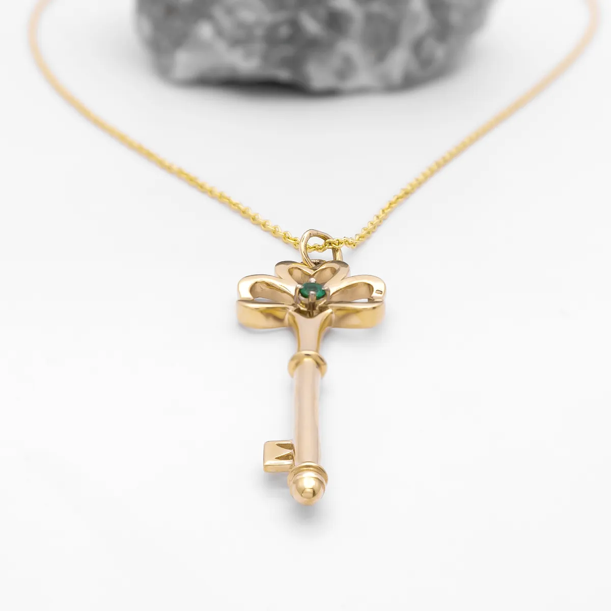 IJCP0031 Gold Shamrock Key Pendant Emerald 4...