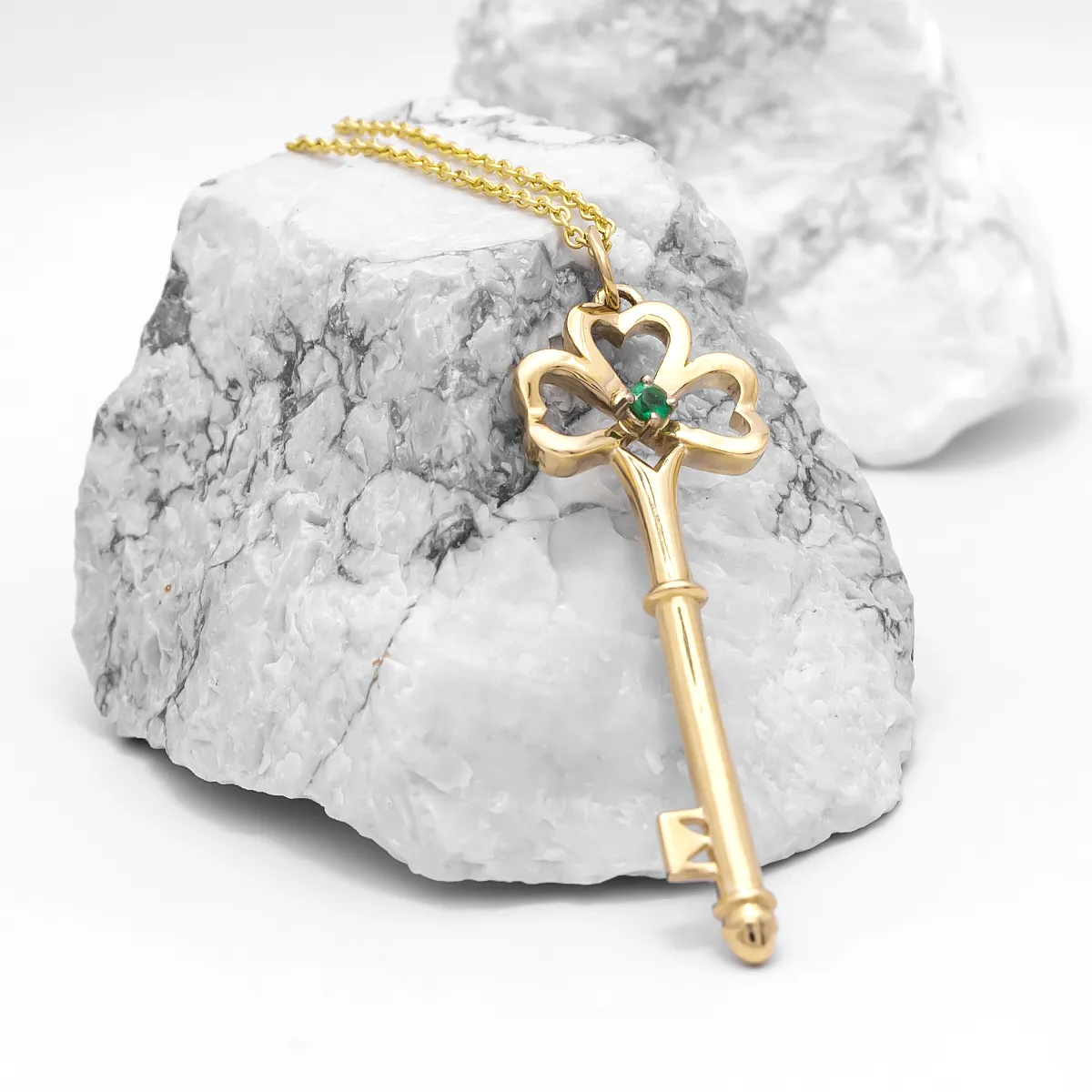 IJCP0031 Gold Shamrock Key Pendant Emerald 6