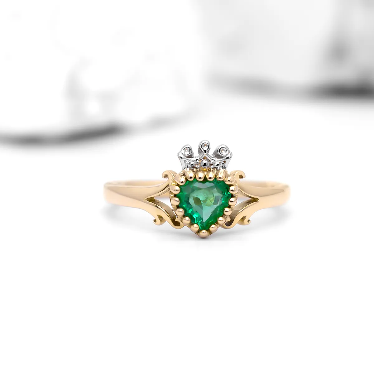 Heart Emerald Claddagh Ring
