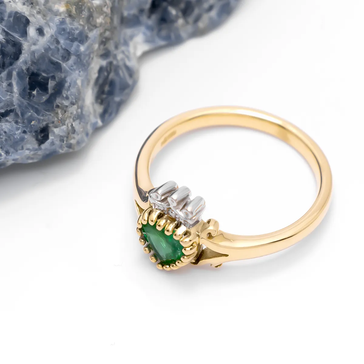 IJCR00013 Gold Emerald Claddagh Ring 07