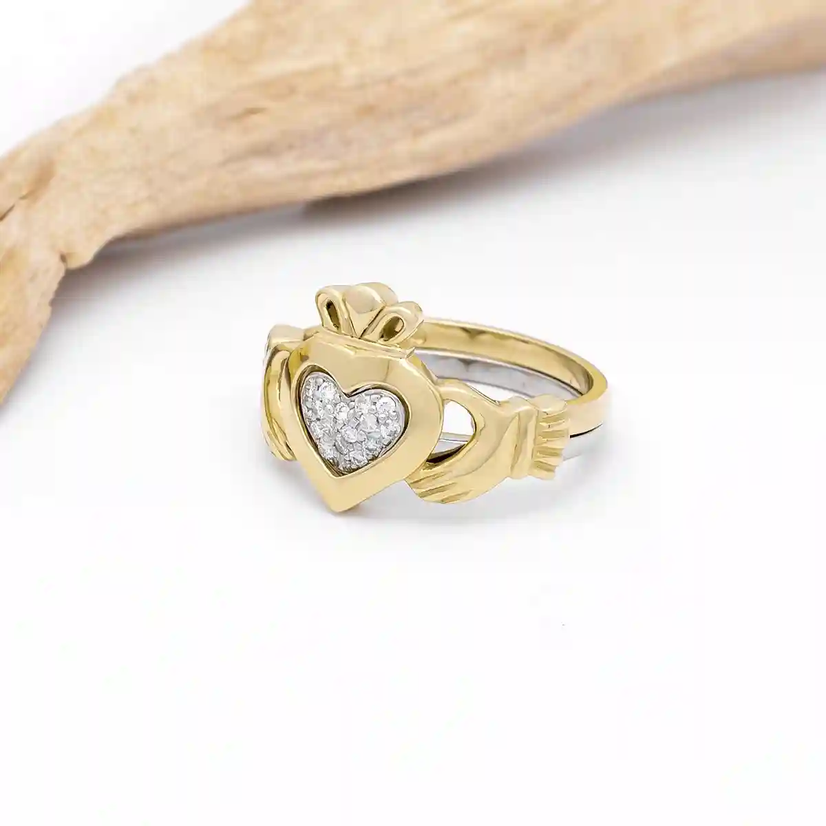 Yellow Gold Diamond Claddagh Ring 8...