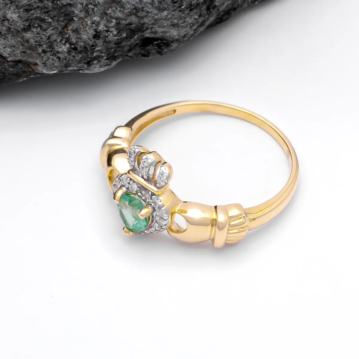 Yellow Gold Claddagh Ring Emerald 4