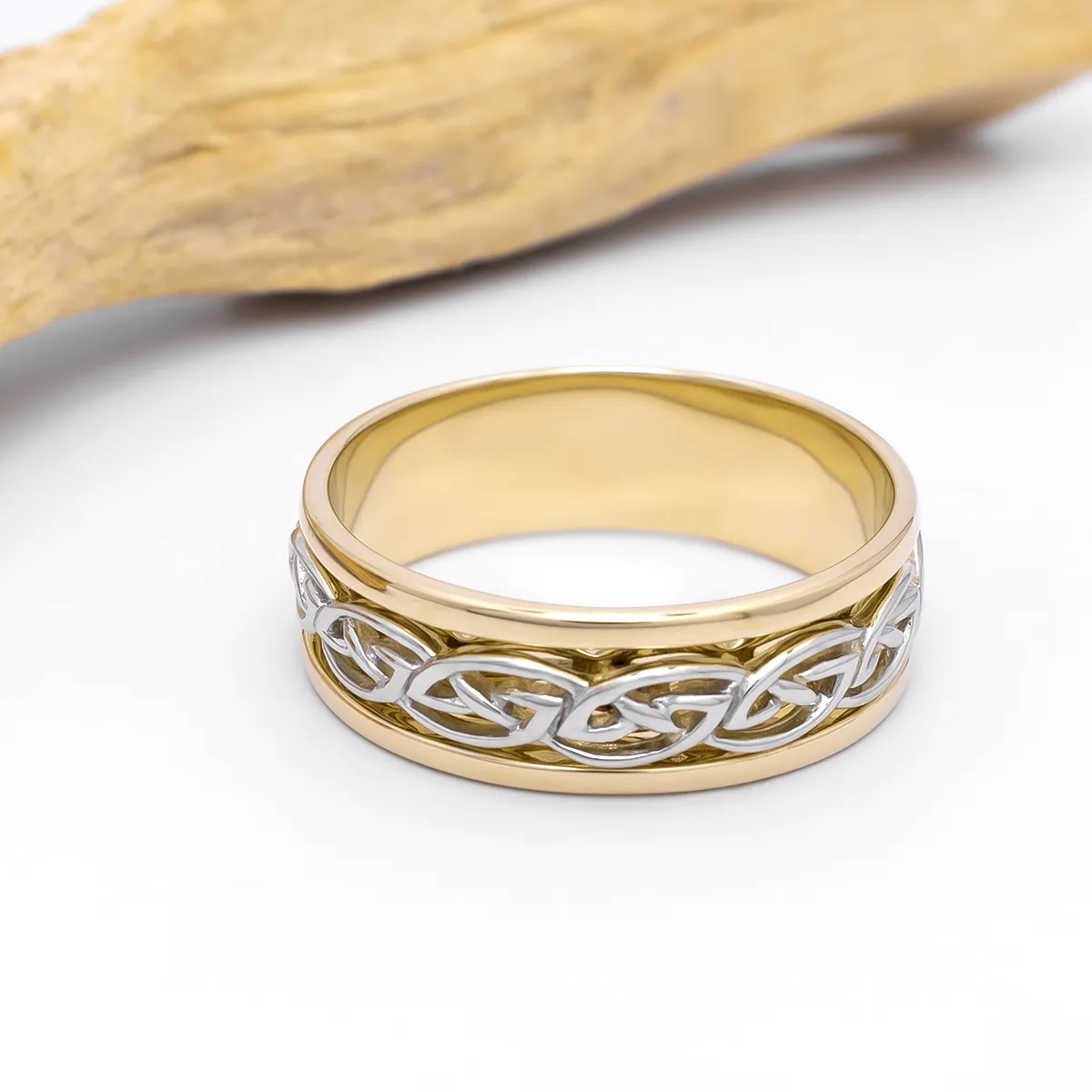 IJCR0004_gold_celtic_ring_8...