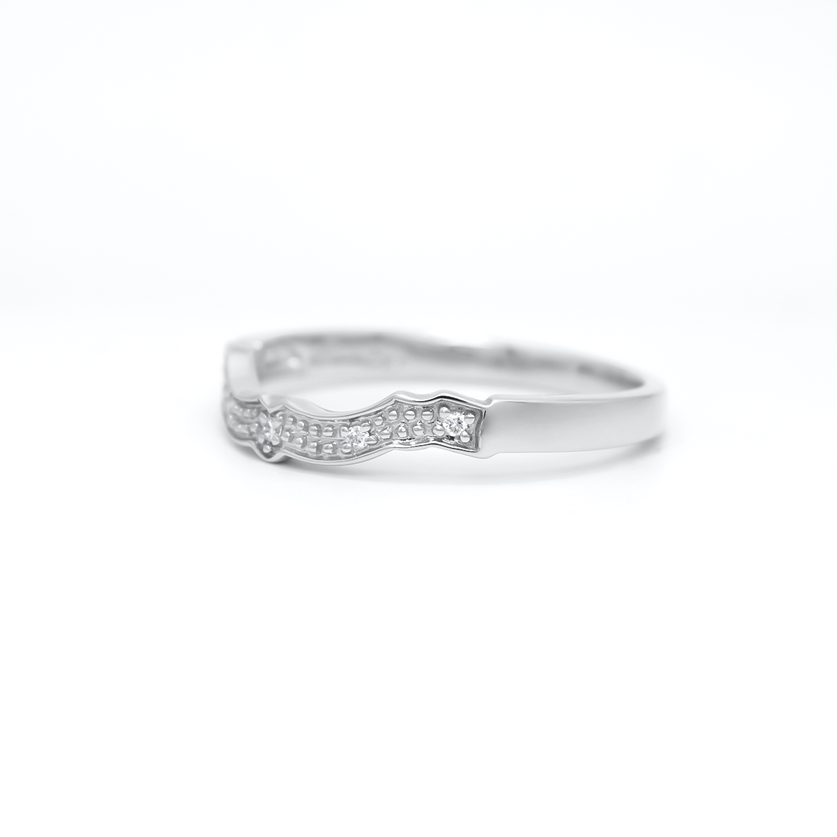 IJCR0007_white_gold_wedding_band_claddagh_ring_02