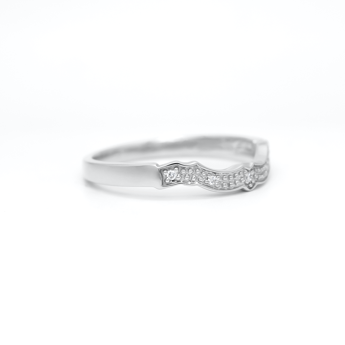 IJCR0007_white_gold_wedding_band_claddagh_ring_03