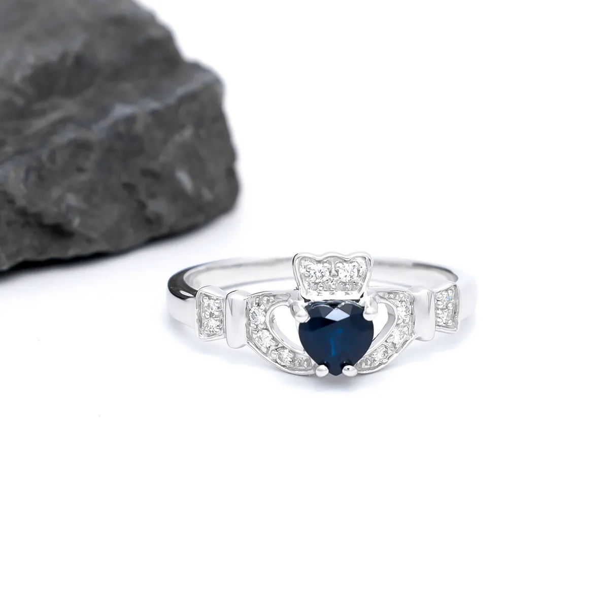 IJCR0017 White Gold Claddagh Ring Sapphire 04