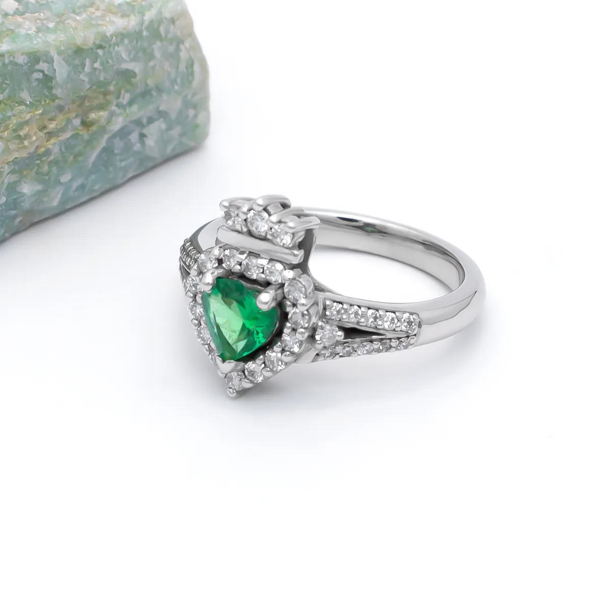 IJCR0018 Emerald Diamond Claddagh Ring 05...