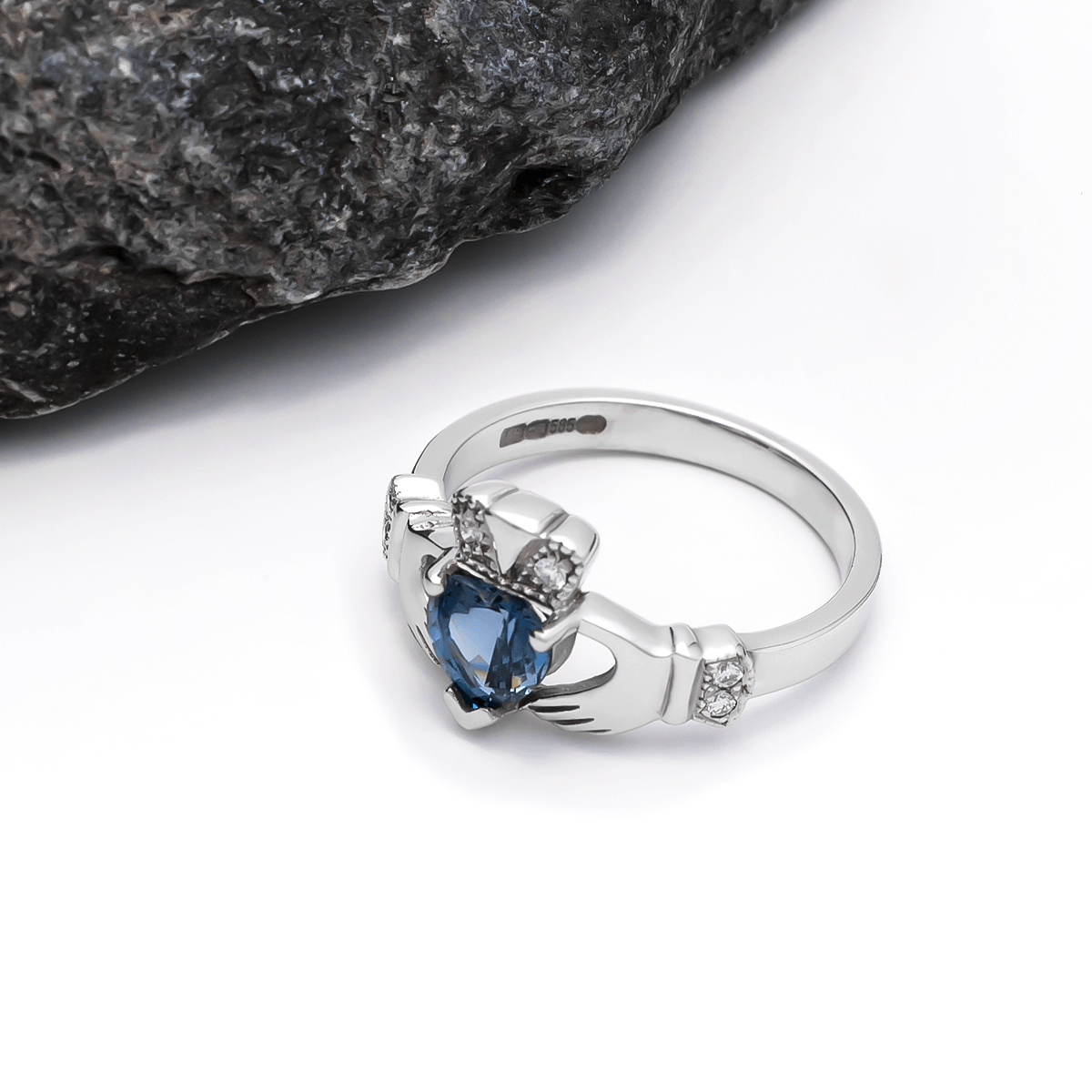 IJCR0035 White Gold Claddagh Ring With Sapphire 6