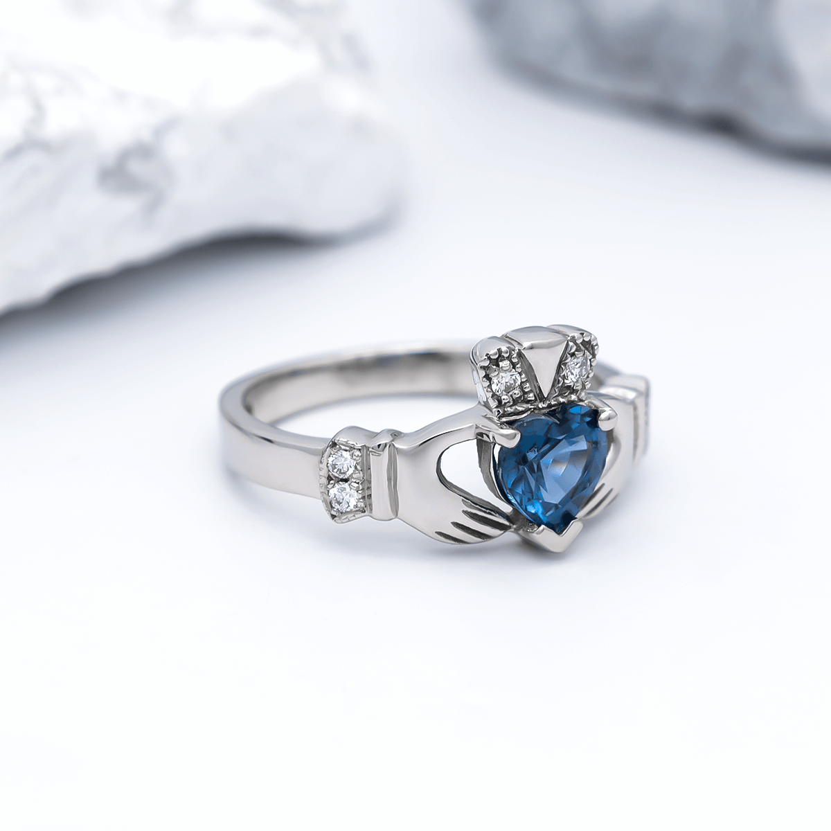 IJCR0035 White Gold Claddagh Ring With Sapphire 7