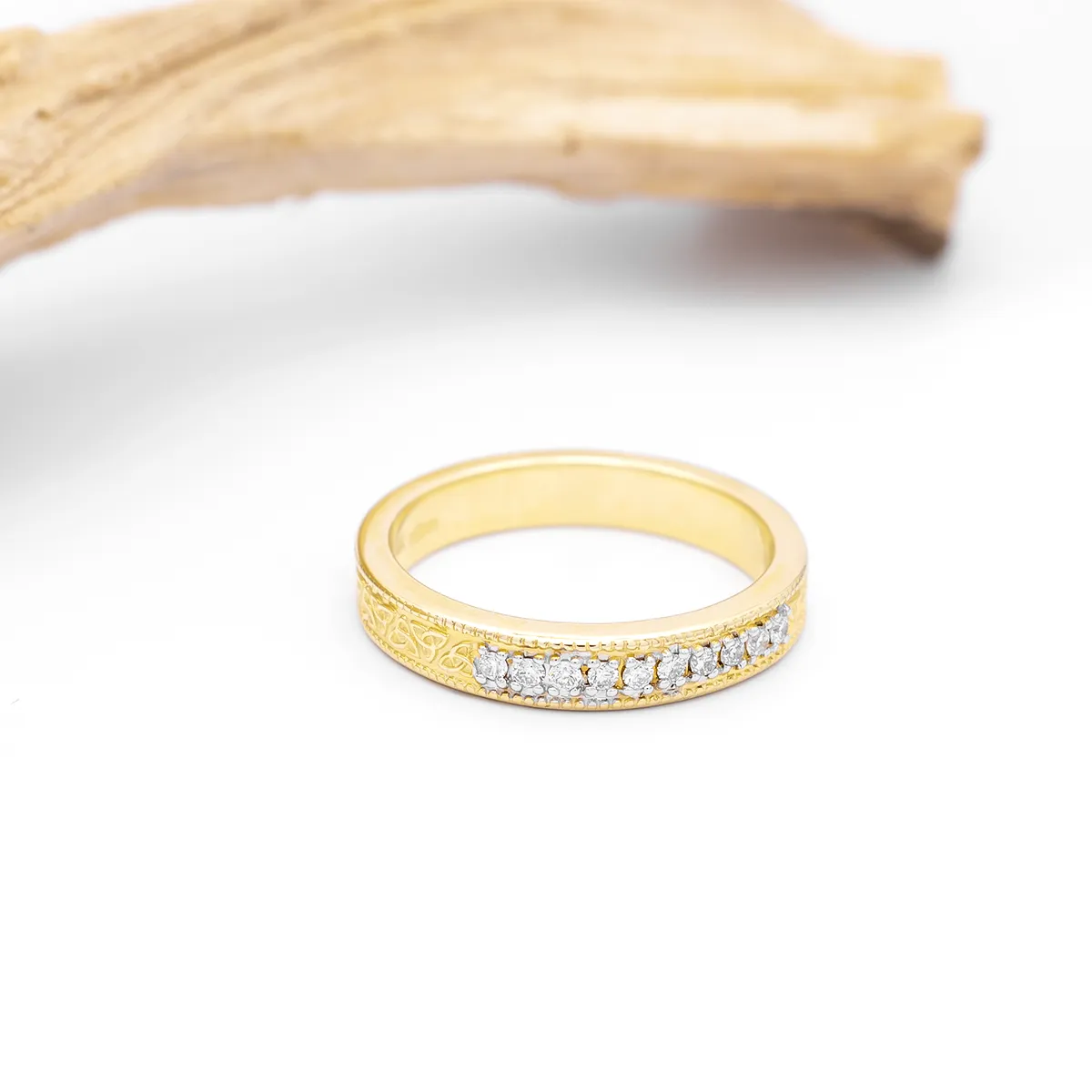IJCR0040 Yellow Gold Celtic Ring With Diamonds 8