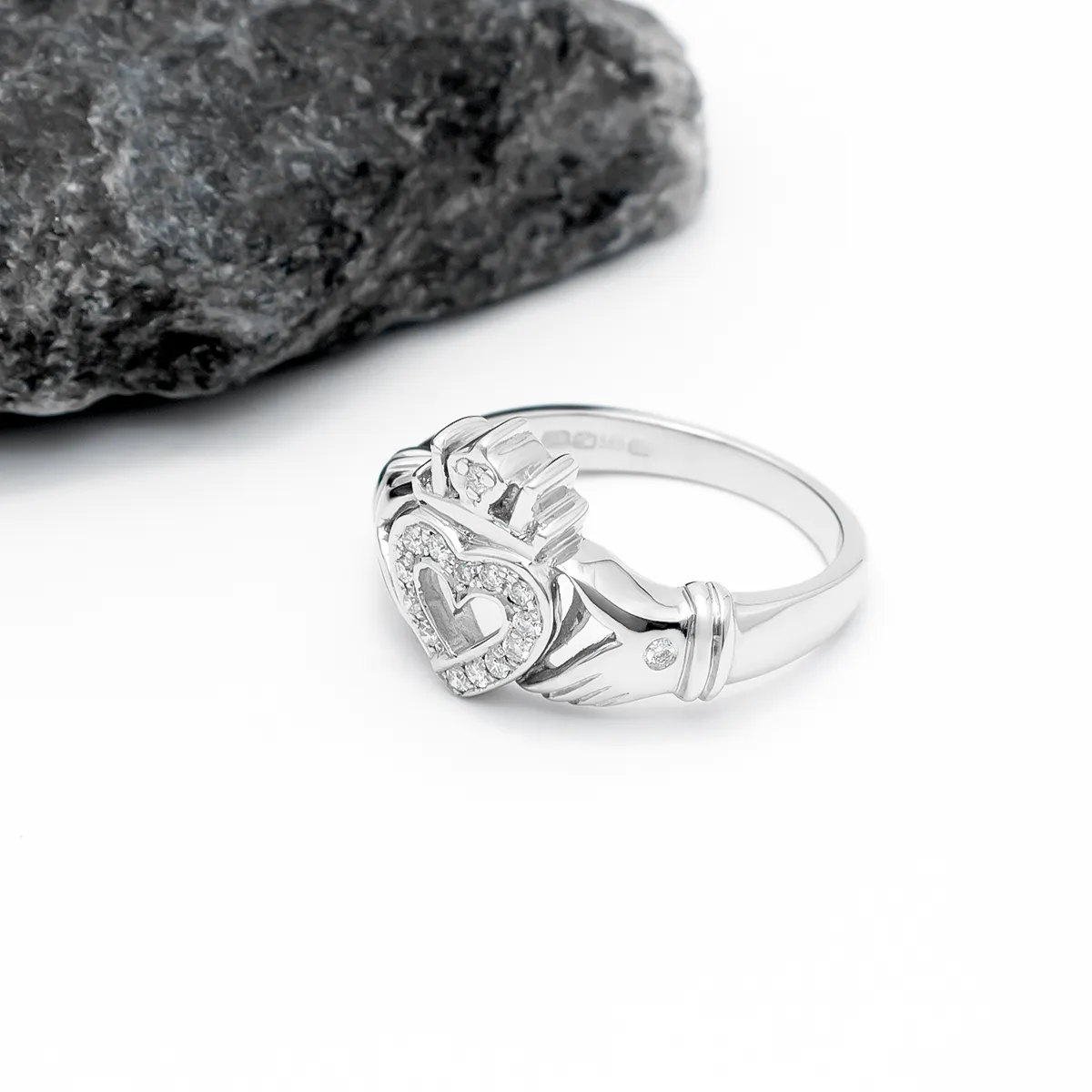 IJCR0041 Diamond Claddagh Ring White Gold 4...