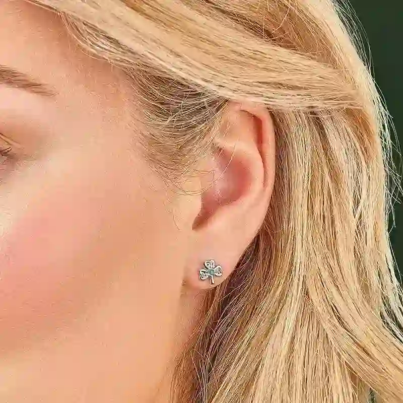 14k White Gold Diamond And Emerald Shamrock Stud Earrings1...
