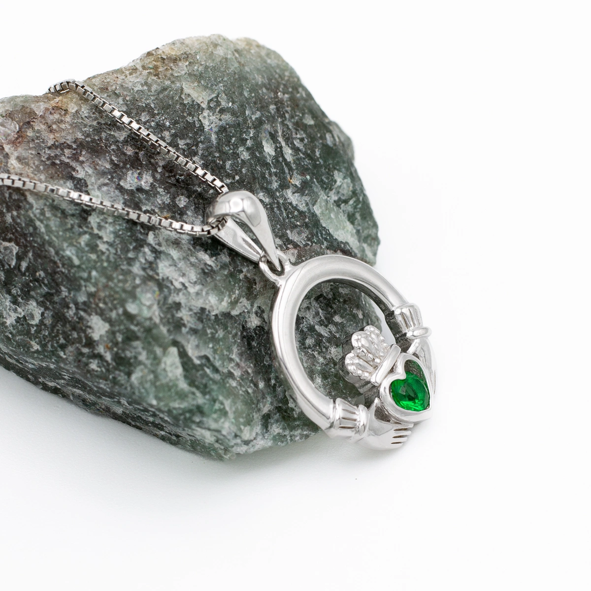 Silver Claddagh Pendant With Green Crystal Photo 5 