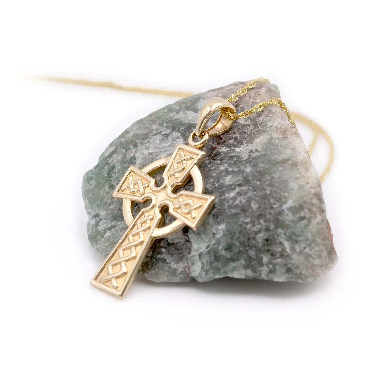 Celtic Cross Medium Pendant in Yellow Gold Photo 2 