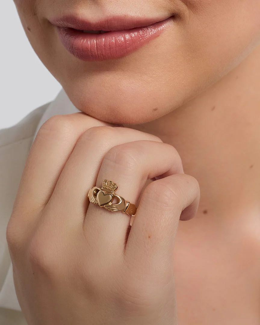 Ladies Gold Irish Claddagh Ring Photo 5 