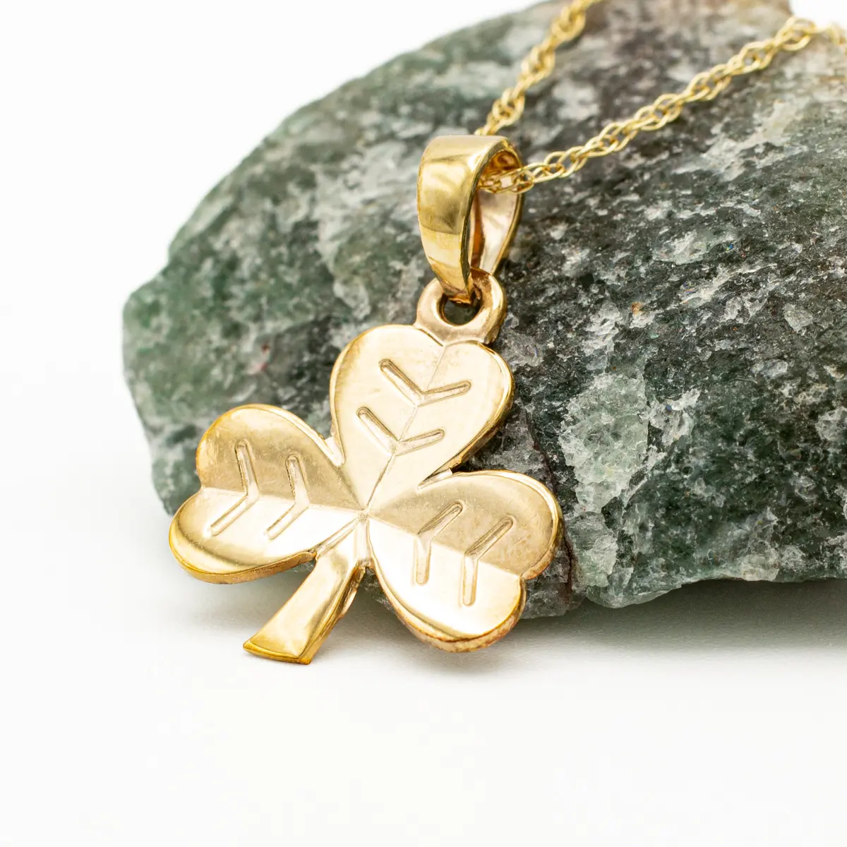 9k Gold Irish Shamrock Pendant