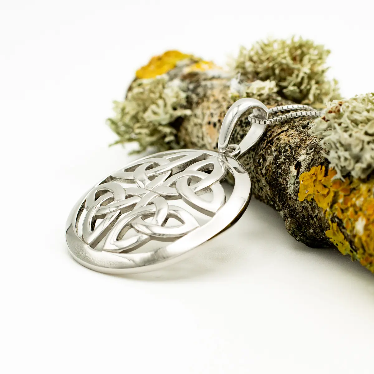 Sterling Silver Trinity Knot Circle Pendant Photo 2 