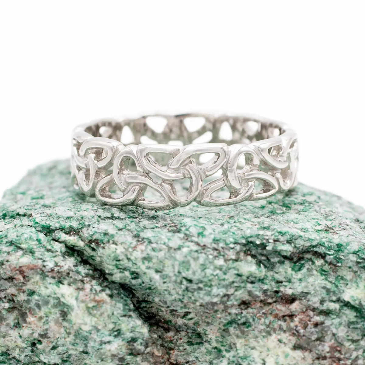 Ladies Trinity Knot Ring in Sterling Silver Photo 2 